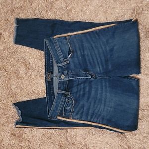 Abercrombie & Fitch, Size 28/6L, Harper Low Rise Ankle Jean's with Yellow Detail